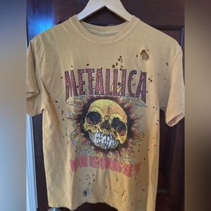 Urban Outfitters 🔥🔥Distressed Band Tee